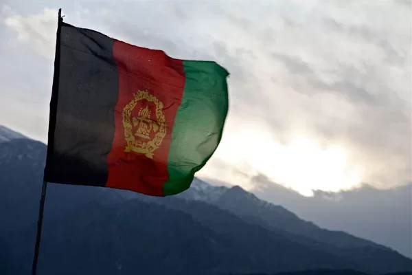 afghan-flag-flies